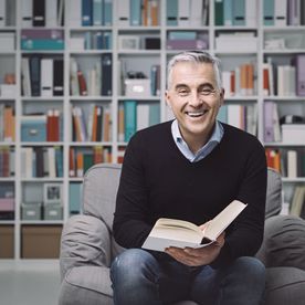 Bücherregal